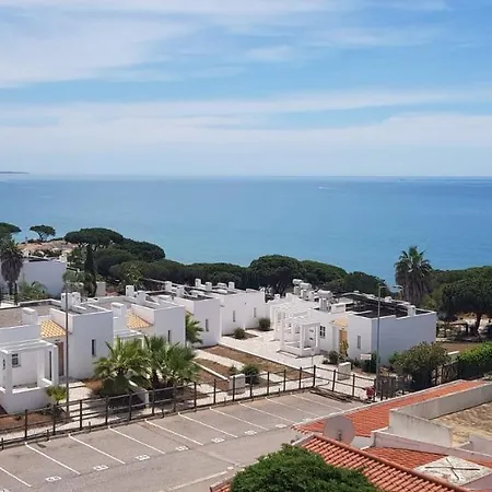Apart. T2 Olhos De Agua Apartment